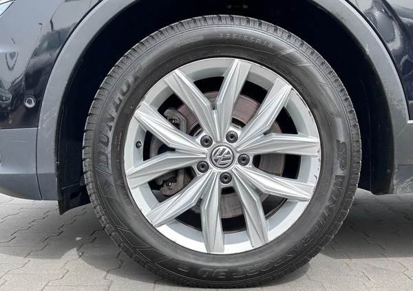 Volkswagen Tiguan cena 121900 przebieg: 88493, rok produkcji 2018 z Ozimek małe 781